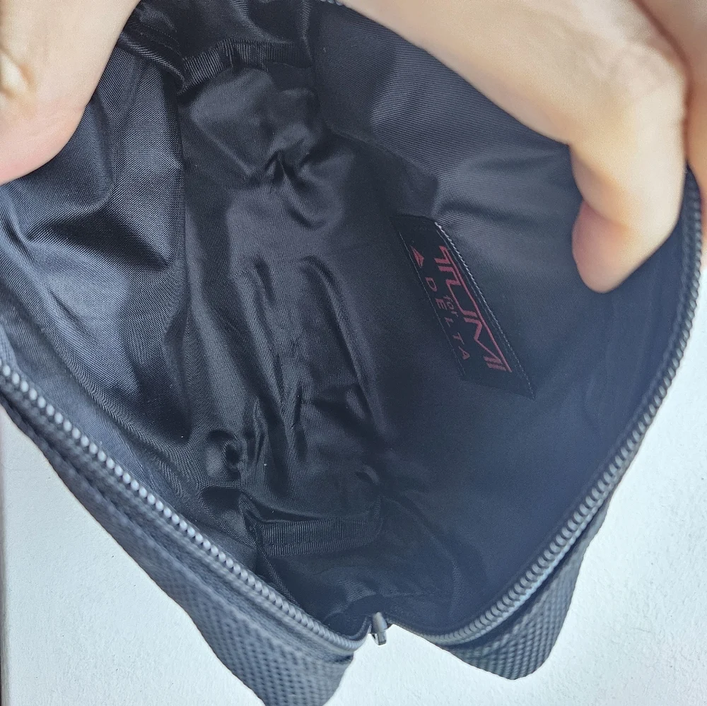 Tumi Toiletry bag - Picture 4 of 4